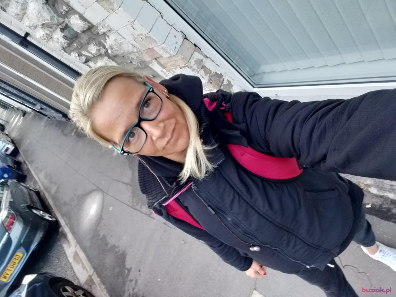 Marta, Kobieta, 44, Adamsdown, Wielka Brytania, Zdjęcie: 2