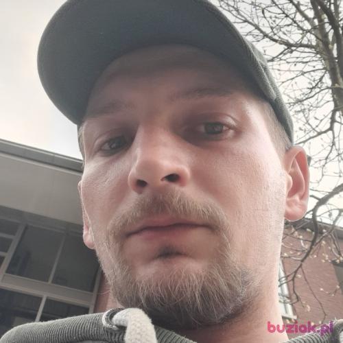 JohnyQiu, Male, 35 years, Zelandia