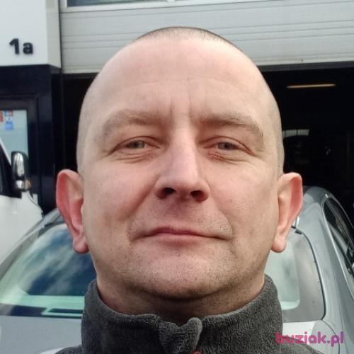Menacha, Male, 43 years, Haga